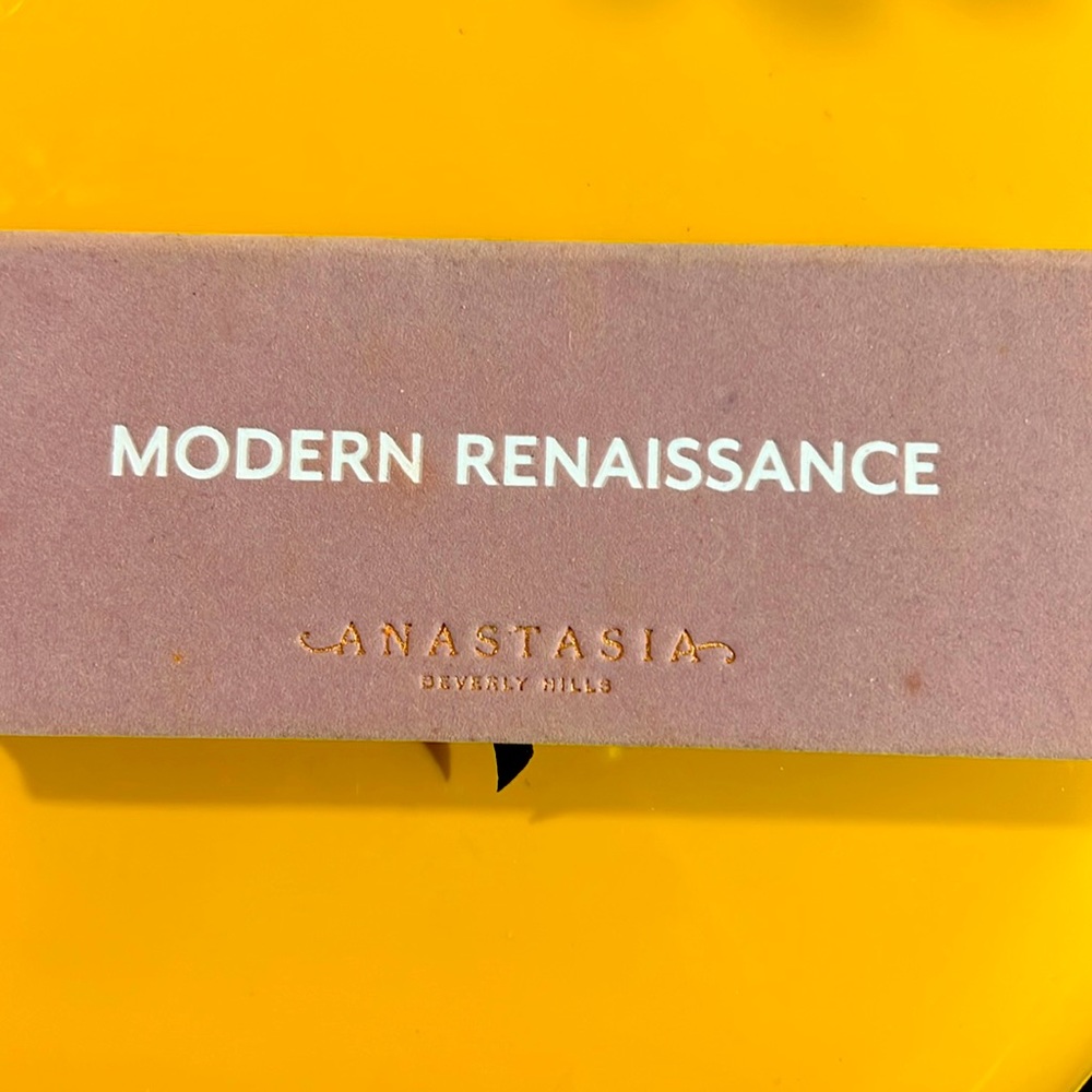 Anastasia Beverly Hills modern renaissance eye shadow palette
